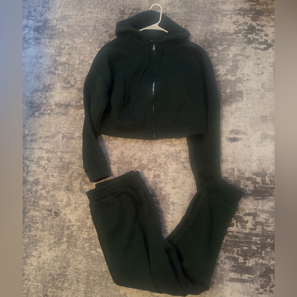 Fashion Nova Forest Green Women's Jogger Set - Picture 9 of 9